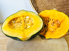 自然栽培カットかぼちゃ1.5kg前後